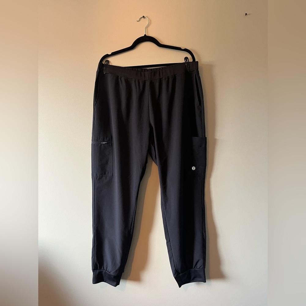Scrubletics Jogger